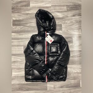 Moncler Montbeliard Black Down Jacket Size Small —never worn scans